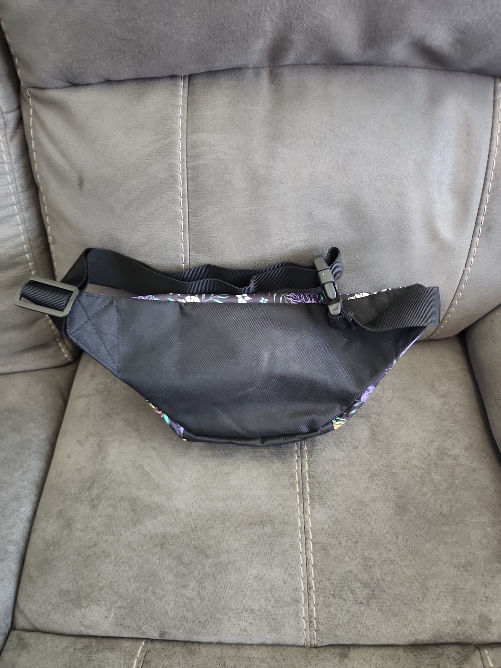 Neff NWT Tropical Duck Floral Fanny Pack Belt Bag Waist Pack - Picture 4 of 4